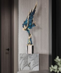 Tượng đại bàng tung cánh