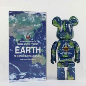 Mô hình đồ chơi gấu bearbrick Earth 28cm 400%