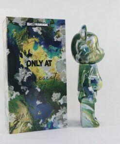 Gấu bearbrick 400% in hình địa cầu