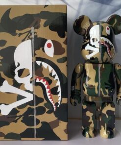 Mô hình gấu bearbrick 400% cao 28cm hàm cá mập