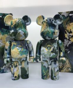 Gấu bearbrick 400% in hình địa cầu