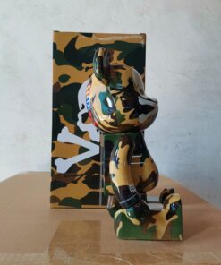 Mô hình gấu bearbrick 400% cao 28cm hàm cá mập