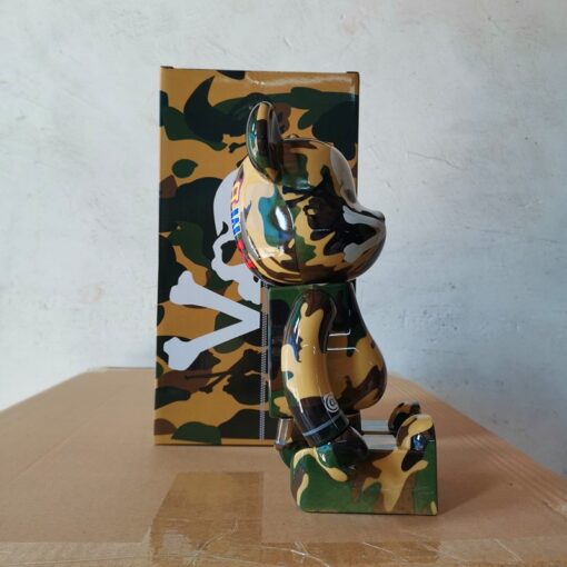 mo hinh gau bearbrick cao 28cm ham ca map Mô hình gấu bearbrick 400% cao 28cm hàm cá mập