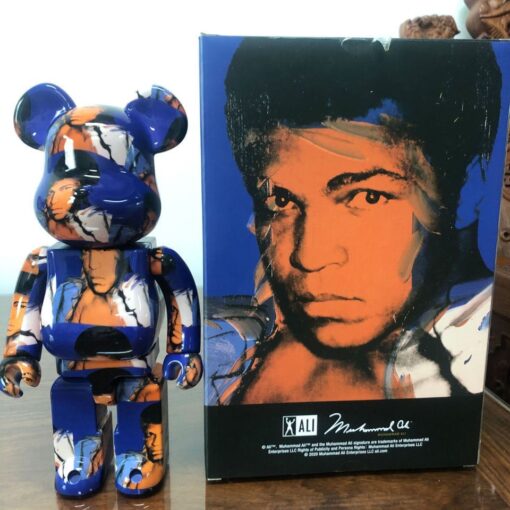 Mô hình bearbrick cao 28cm in hình vua quyền anh ALI Mô hình bearbrick cao 28cm in hình vua quyền anh ALI