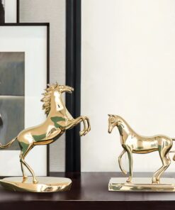 Ngựa hí bằng đồng trang trí kệ tivi phòng khách