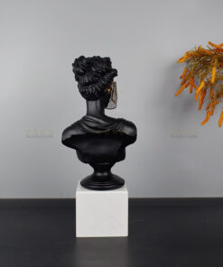 Tượng cô gái phong cách tân cổ điển