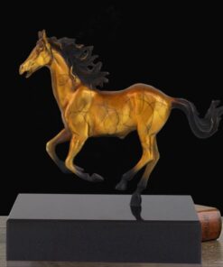 Ngựa bằng đồng đế đá cẩm thạch