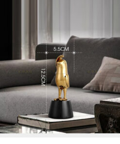 Chim cánh cụt dễ thương để bàn