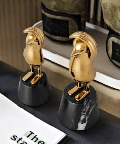 Chim cánh cụt dễ thương để bàn