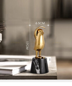 Chim cánh cụt dễ thương để bàn