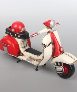 cua hang ban xe vespa co trang tri phong khach