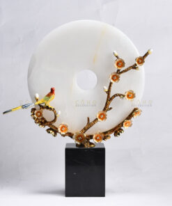 Chim khuyên đậu cành mai