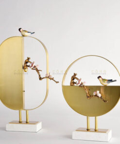 Chim vàng anh đậu cành đào