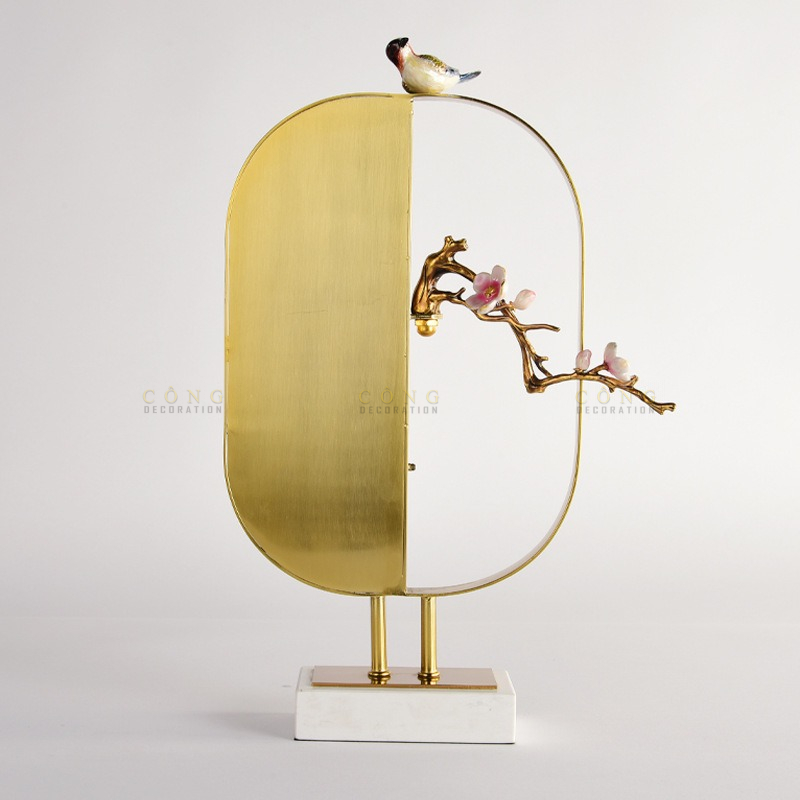 Chim vàng anh đậu cành đào