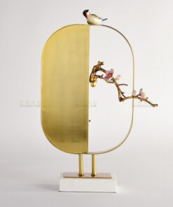 Chim vàng anh đậu cành đào