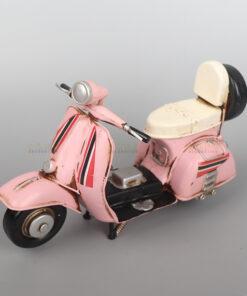 Mô hình xe vespa cổ màu hồng