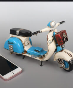 Mô hình vespa cổ màu xanh