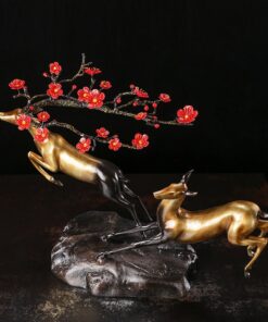 Đôi hươu may mắn làm quà khai trương