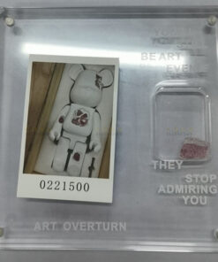 Gấu Bearbrick sói mòn pha lê