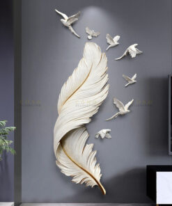 Lông vũ treo tường phòng khách