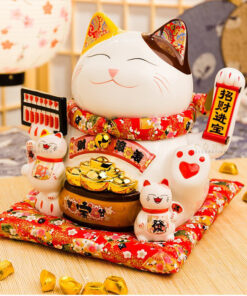 Mèo may mắn bày cửa hàng kinh doanh