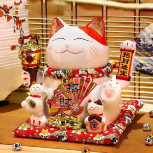 Mèo may mắn bày cửa hàng kinh doanh