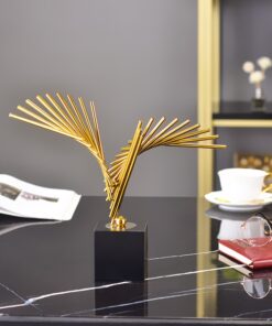 Mô hình dang đôi cánh và bay