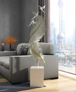 Mô hình chiếc lông vũ lớn để sàn