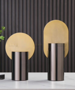 Mô hình tĩnh vật đặt kệ tủ, bàn ăn