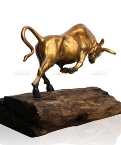 Tượng bò tót để bàn làm việc