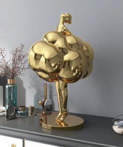 Tượng cô gái mua bale