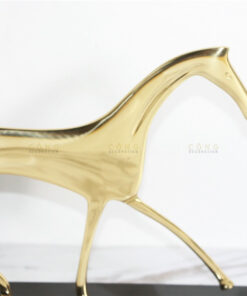 Tượng con ngưa phong cách Bắc Âu