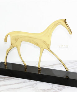 Tượng con ngưa phong cách Bắc Âu