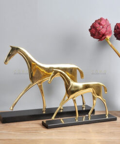 Tượng con ngưa phong cách Bắc Âu