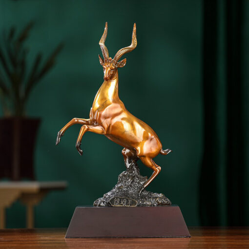 tuong de nui Tượng dê trên núi