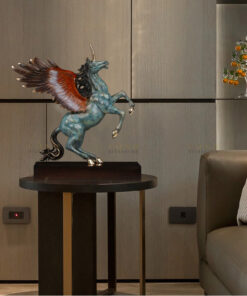 Tượng ngựa thần có cánh