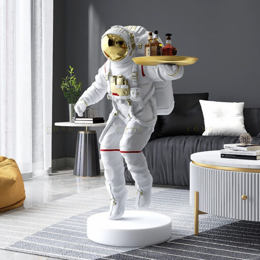Tượng phi hành gia bưng khay Tượng phi hành gia bưng khay