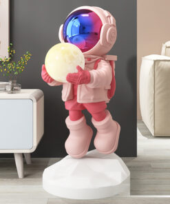 Tượng Phi Hành Gia Ôm Đèn