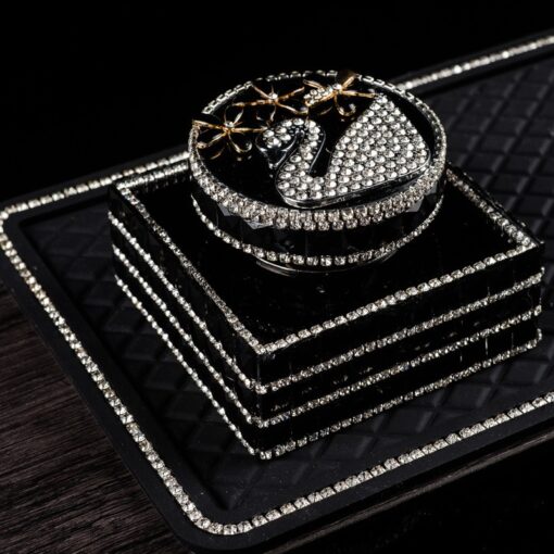 bo-nuoc-hoa-thien-nga-de-oto 1 Bộ nước hoa thiên nga gắn đá để oto