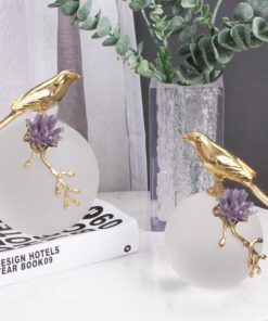 Chim hót trên đá trang trí kệ tivi