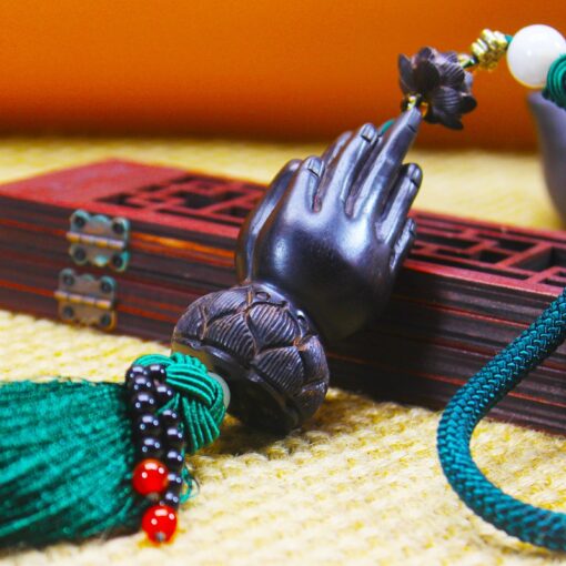 day-treo-o-to-phong-thuy-kien-that-tam-hiep-chuong 1 Dây treo ô tô “Kiên thật tâm hiệp chưởng”