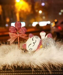 Mèo may mán vẫy tay trang trí ô tô