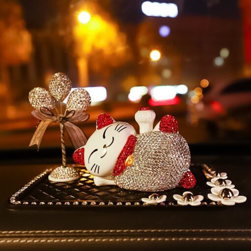 meo-may-man-vay-tay-de-o-to Mèo may mán vẫy tay trang trí ô tô