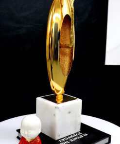 Mô hình hoa mai đỏ trang trí kệ tủ phòng khách