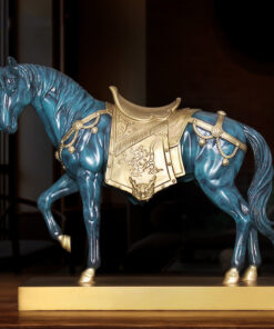 Ngựa mã đáo thành công trang trí phòng khách