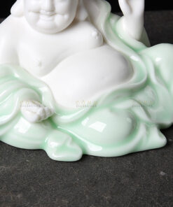 Tượng phật di lặc để xe ô tô mang lại may mắn