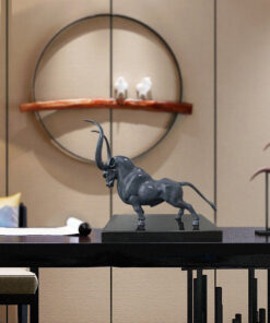 Tượng bò tót sừng dài trang trí