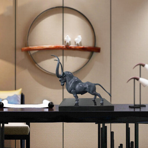 Tượng bò tót sừng dài trang trí Tượng bò tót sừng dài trang trí