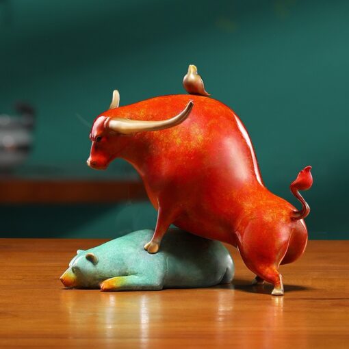 tuong-bo-tot-va-gau-doi-dau 4 Tượng bò tót và gấu đối đầu để bàn