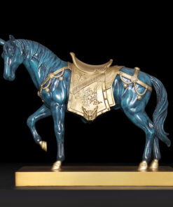 Ngựa mã đáo thành công trang trí phòng khách